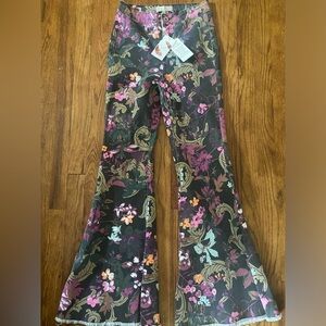 Chelsea & Violet size 27 floral flare jeans-NWT